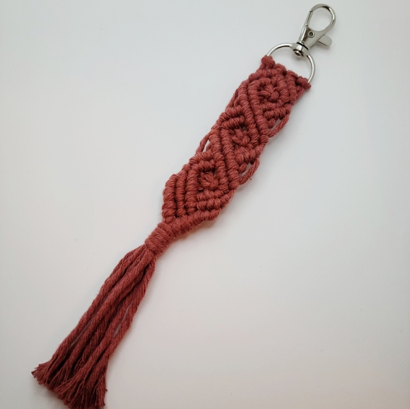 Macrame Keychain - Rust - Picture 1 of 2